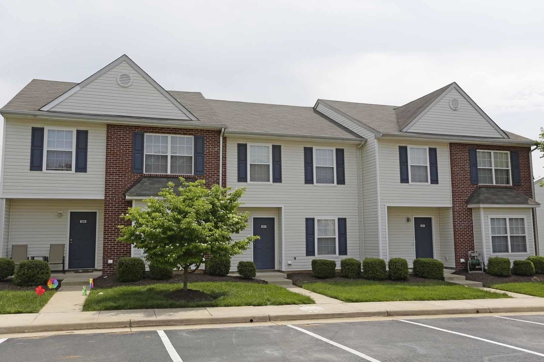 Sky Terrace in Stafford, VA - Building Photo