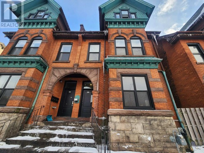 property at 498 Main St E