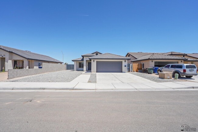 property at 8716 E 40th Pl