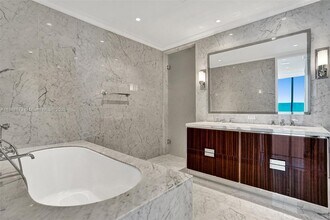 15701 Collins Ave, Unit 1901 in North Miami Beach, FL - Building Photo - Building Photo