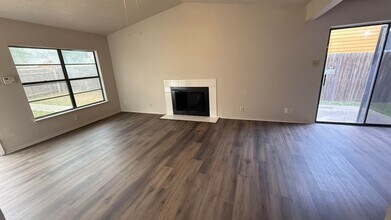 8416 Dixon Ridge Dr in San Antonio, TX - Building Photo - Building Photo