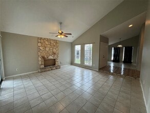 11110 Petworth Dr in Houston, TX - Foto de edificio - Building Photo