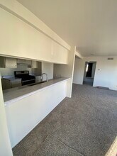 18881 Valley Cir, Unit C in Huntington Beach, CA - Building Photo - Building Photo