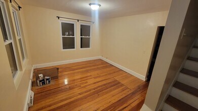 77 West St, Unit 77 LEFT in Greenfield, MA - Building Photo - Building Photo