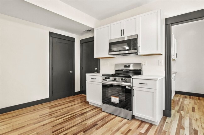 37 Lyon St in Boston, MA - Building Photo - Building Photo