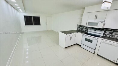 1120 102nd St in Bay Harbor Islands, FL - Building Photo - Building Photo