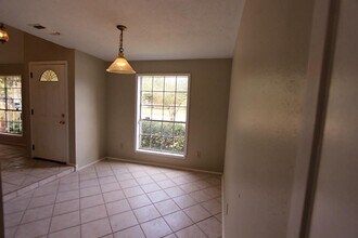 4904 Ripple Creek Dr in Baytown, TX - Building Photo - Building Photo