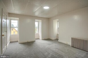 310 S Market St in Mechanicsburg, PA - Building Photo