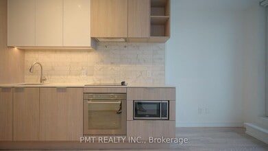 2020-2020 Bathurst St in Toronto, ON - Building Photo - Building Photo