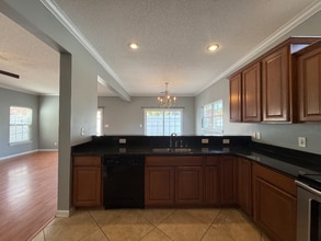 510 Lake Shore Dr in Surfside Beach, SC - Foto de edificio - Building Photo