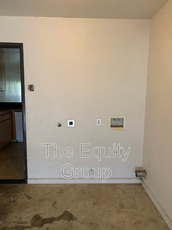 413 N Park St in Visalia, CA - Building Photo - Building Photo