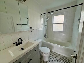 1208 Audubon Pky in Louisville, KY - Foto de edificio - Building Photo