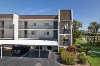 Bonita Pines in Bonita Springs, FL - Foto de edificio - Building Photo