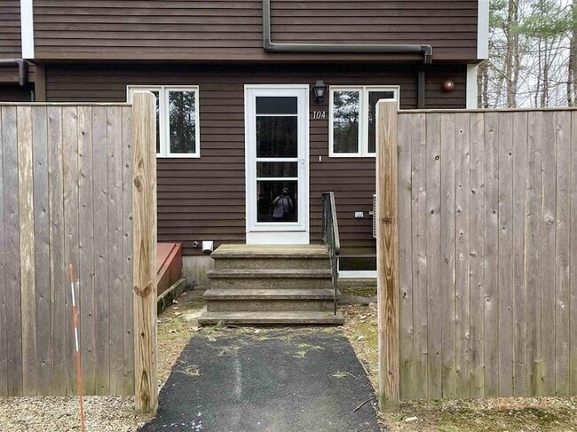 104 Bellamy Woods in Dover, NH - Building Photo - Building Photo