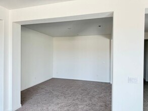 12783 Mendocino Ridge Dr in Riverside, CA - Building Photo - Building Photo