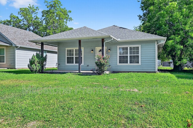 721 W Morton St in Denison, TX - Building Photo - Building Photo