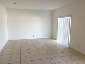 662 Vitoria Rd in Davenport, FL - Building Photo - Building Photo