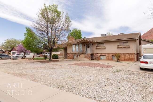 60 W 100 S in Ivins, UT - Building Photo - Building Photo