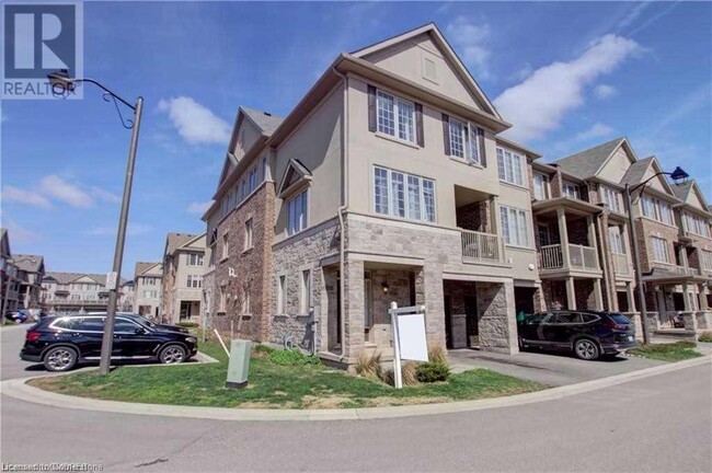 3113 Blackfriar Cmn in Oakville, ON - Building Photo - Building Photo