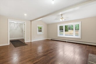 1206 Cherry Lane Rd in East Stroudsburg, PA - Foto de edificio - Building Photo