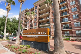 Memorial Hills in Houston, TX - Foto de edificio - Building Photo