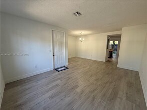 4282 NE 9th St in Homestead, FL - Building Photo - Building Photo