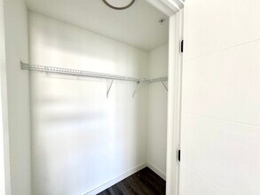 355 NW 19th Ln, Unit S12 in Miami, FL - Foto de edificio - Building Photo