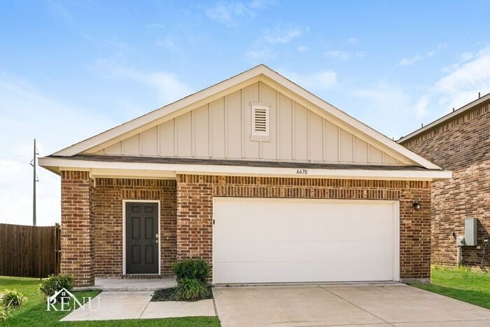 6670 Charleston Dr in Heath, TX - Building Photo