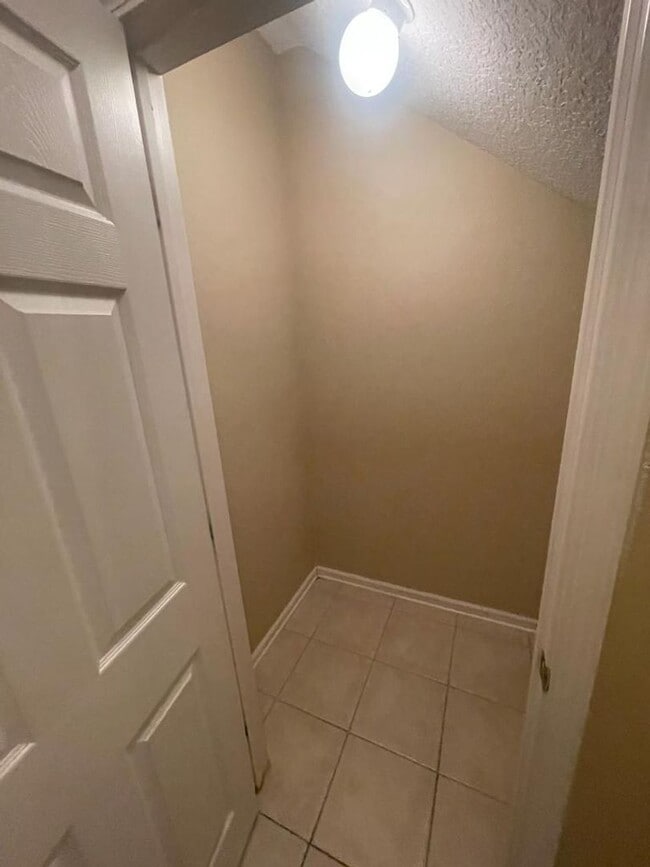 5260 Collins Rd in Jacksonville, FL - Building Photo - Building Photo