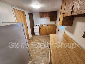 2282 IN-163 in Clinton, IN - Building Photo - Building Photo