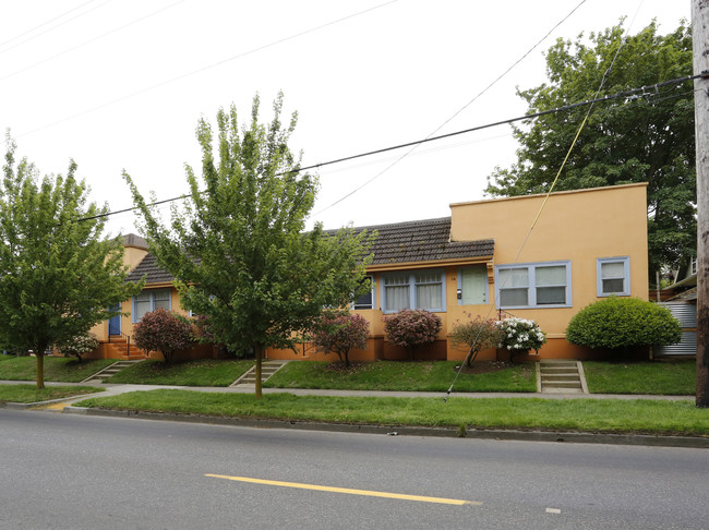 76 NE Alberta St in Portland, OR - Foto de edificio - Building Photo