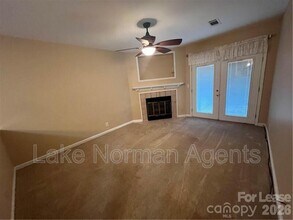 18817 Nautical Dr in Cornelius, NC - Building Photo - Building Photo