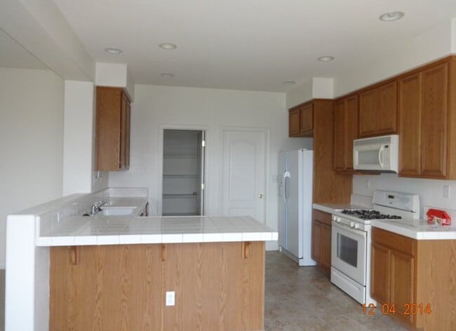 2026 La Rabyn Way in Yuba City, CA - Building Photo - Building Photo