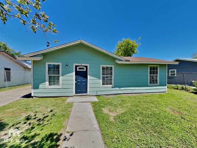 property at 1914 Roslyn St