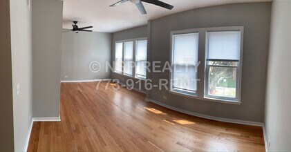 1648 W Pratt Blvd, Unit 2L in Chicago, IL - Foto de edificio - Building Photo