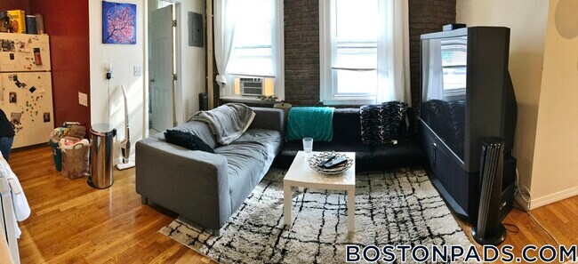 447 Park Dr in Boston, MA - Foto de edificio - Building Photo