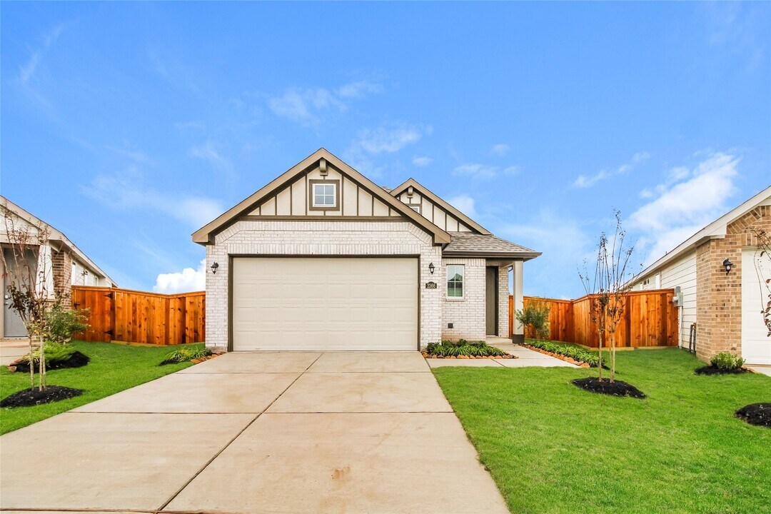 2366 Bailey Flds Ln in Richmond, TX - Building Photo