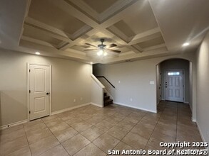 6012 Jax Wy in San Antonio, TX - Foto de edificio - Building Photo
