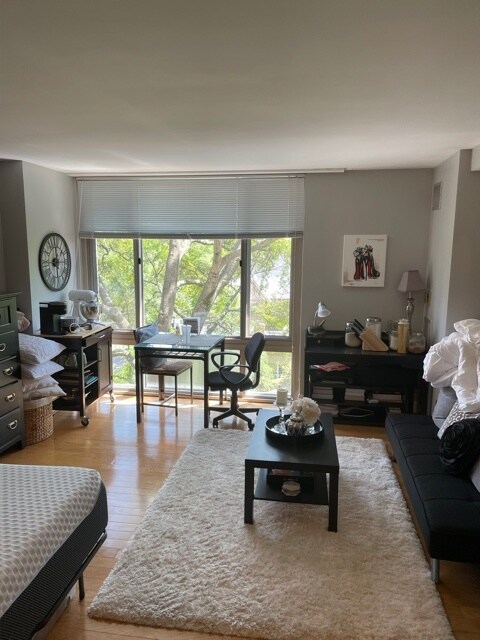 951 25th St NW, Unit 601N in Washington, DC - Building Photo