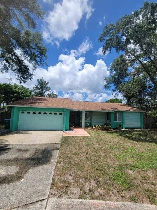 1050 Huntington Ct in Longwood, FL - Building Photo