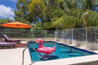 155 SE 19th Ave in Deerfield Beach, FL - Building Photo - Building Photo