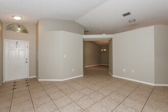 428 Lakeside Cir in Sunrise, FL - Foto de edificio - Building Photo