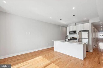 2425 W Thompson St-Unit -3 in Philadelphia, PA - Building Photo - Building Photo