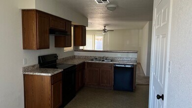 7815 E 44th Ln in Yuma, AZ - Building Photo - Building Photo