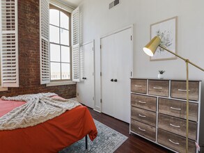 66 S Front St, Unit 21 in Memphis, TN - Foto de edificio - Building Photo