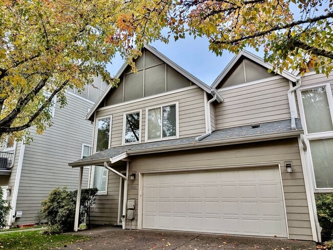 17285 SW Whitley Way in Beaverton, OR - Foto de edificio - Building Photo