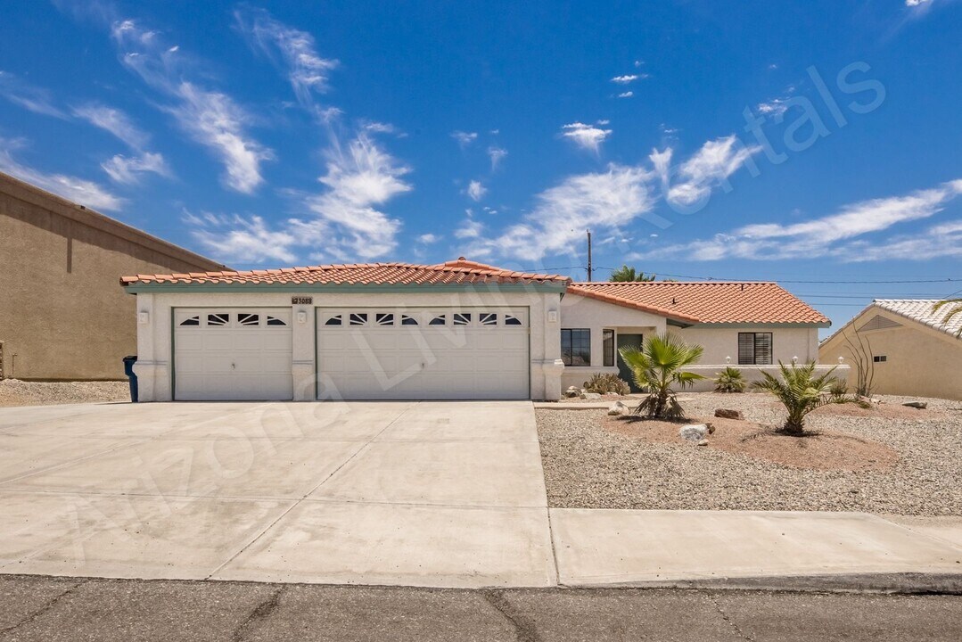 3088 Newport Dr in Lake Havasu City, AZ - Building Photo