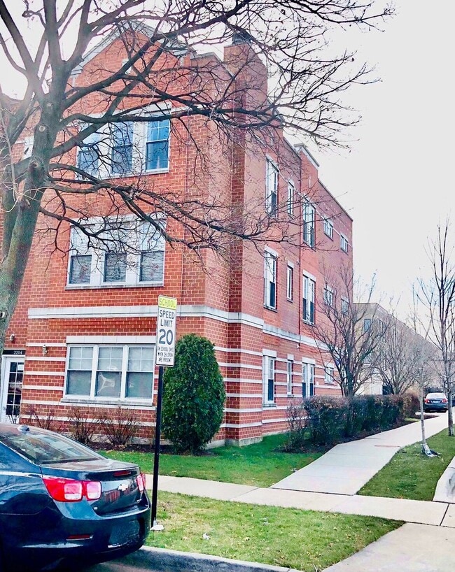 property at 2204 N Natchez Ave