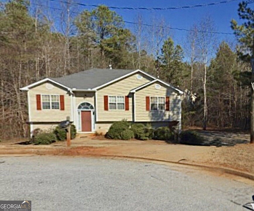 30 Spring Valley Cove in Covington, GA - Building Photo