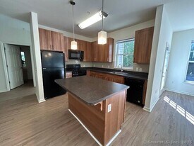 10 Norden Pl in Norwalk, CT - Building Photo